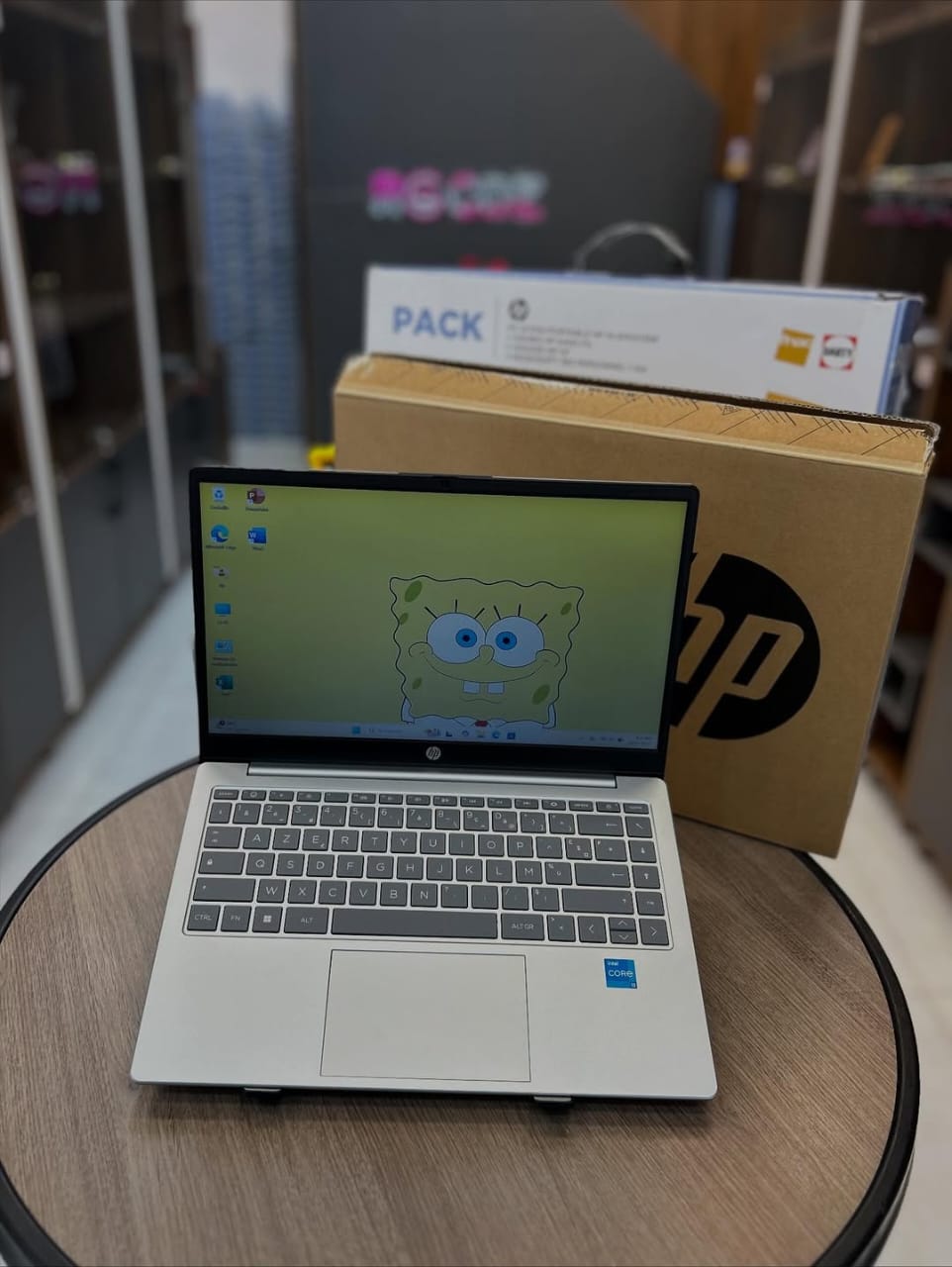 Image galerie pour HP Laptop 15-fd0127dx 1