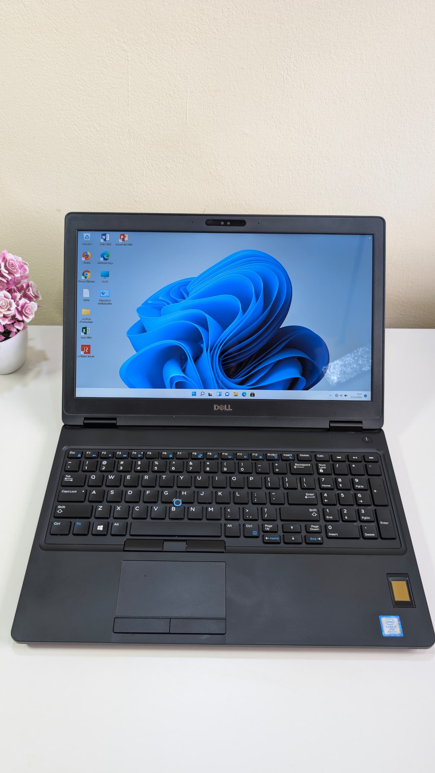 Image galerie pour Ultrabook Dell latitude 5591 intel core i7 de 8ème génération avec Fréquence de base 2.6Ghz~4.60Ghz turboboost 5