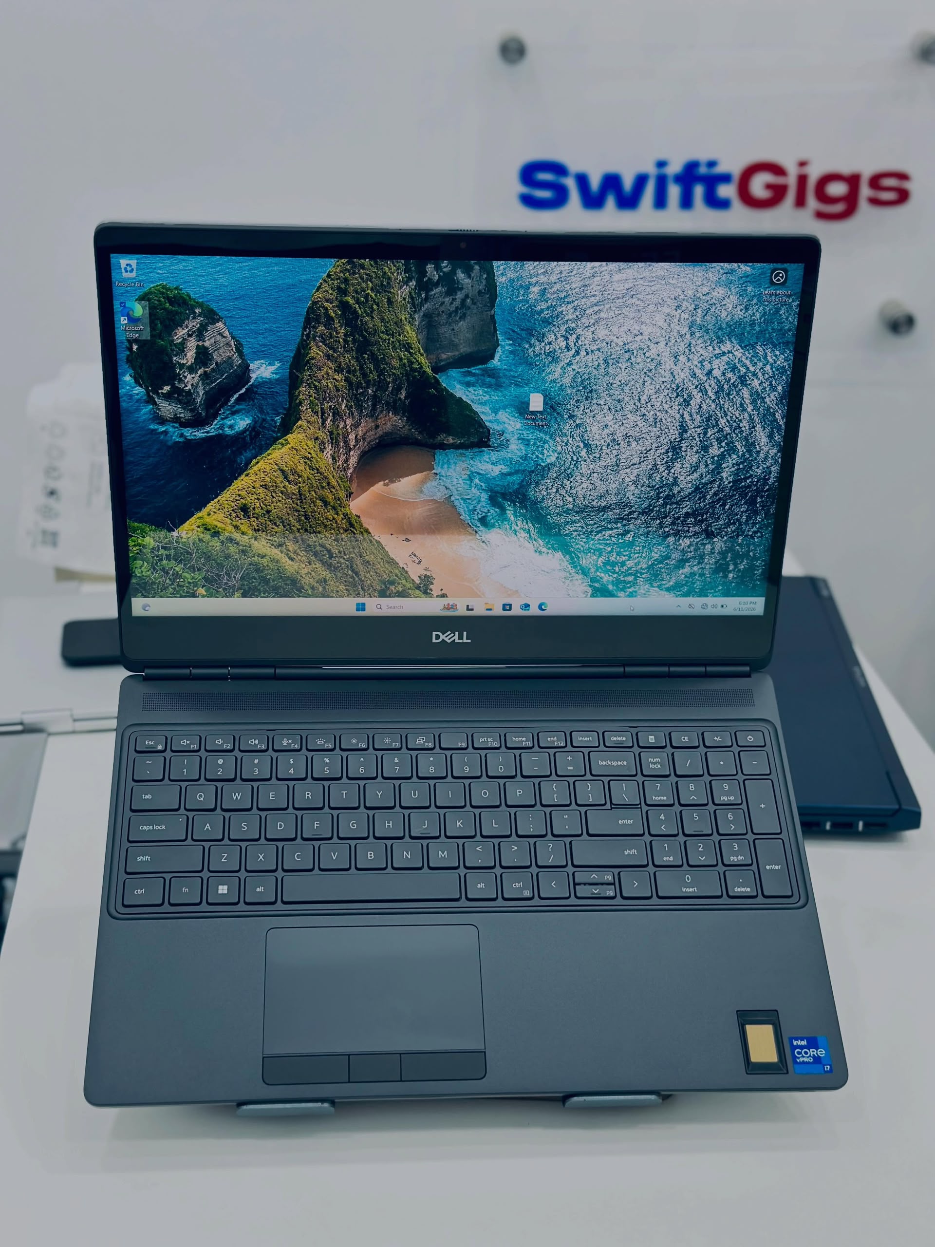 Image galerie pour Mobile WorkStation Précision Gaming 7560 1